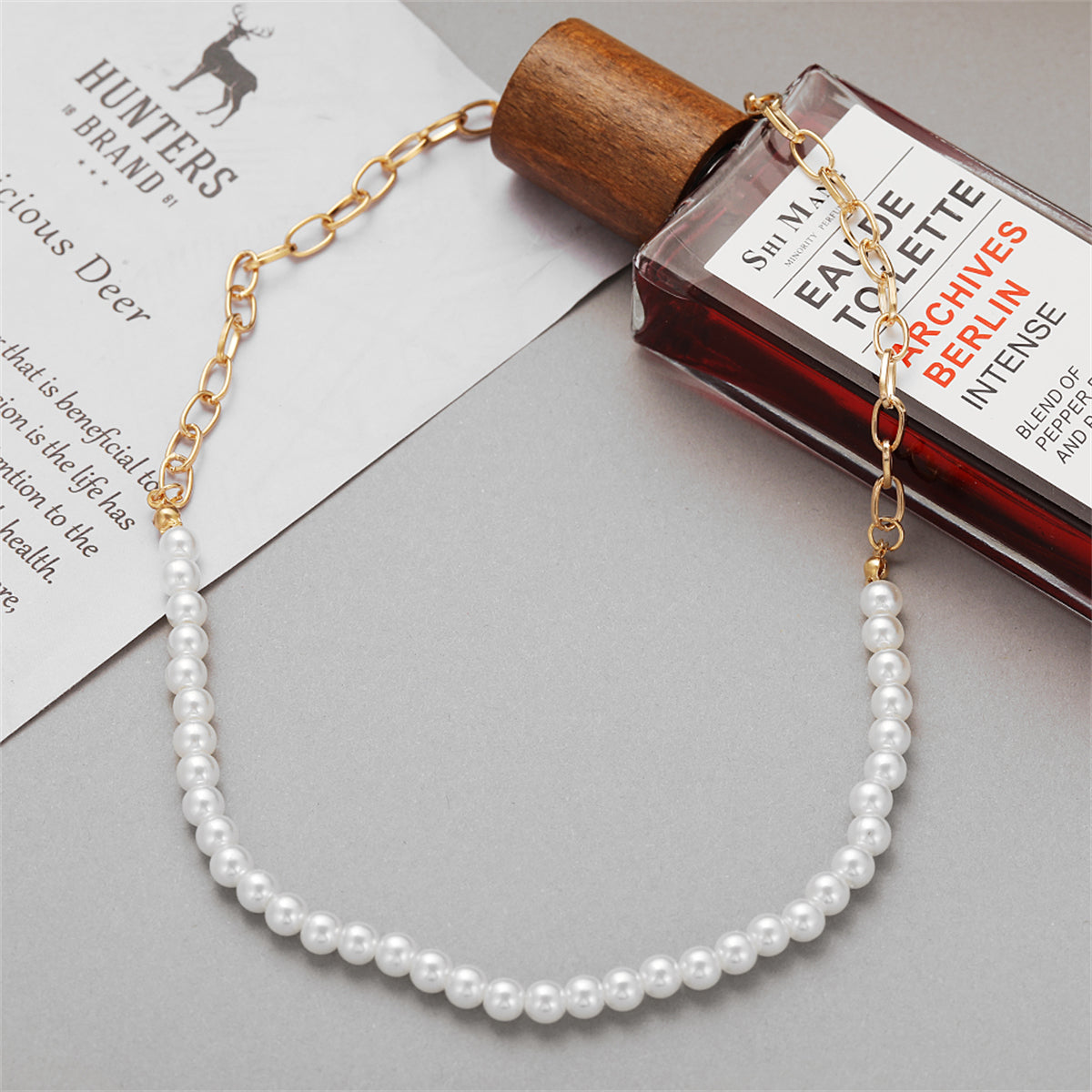 Pearl and 18K Gold-Plated Chain Link Necklace, gold pendant necklace for women, dainty minimalist design, lifestyle look