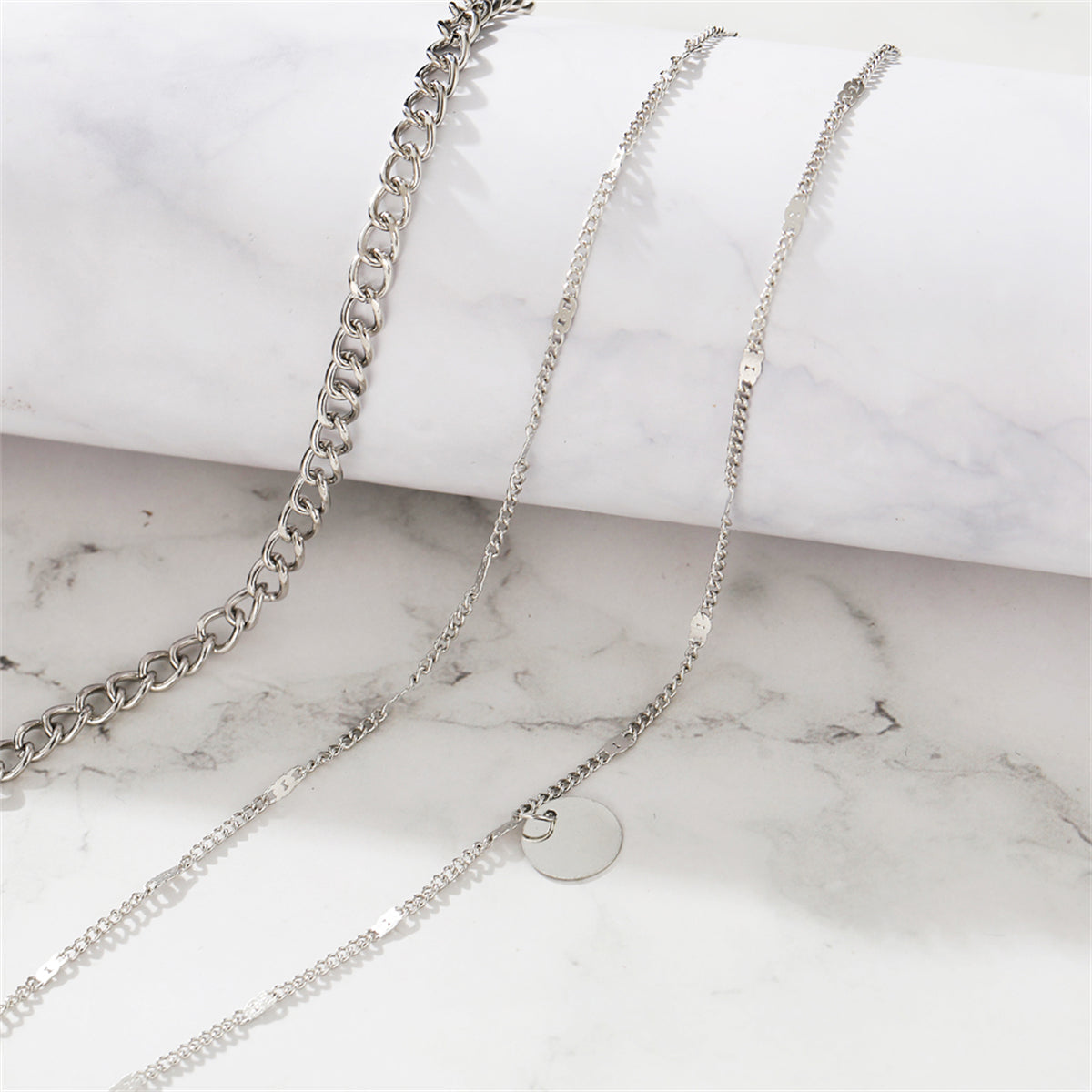 Silver-Plated Curb Chain Layered Pendant Necklace, silver pendant necklace for women, vintage-inspired design, lifestyle look
