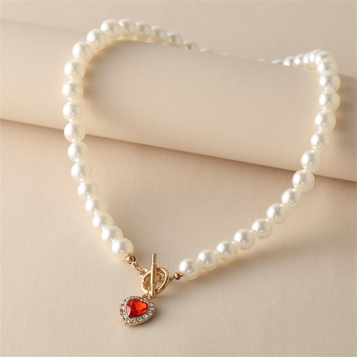Crystal and Pearl 18K Gold-Plated Beaded Heart Pendant Necklace, gold pendant necklace for women, detail close-up