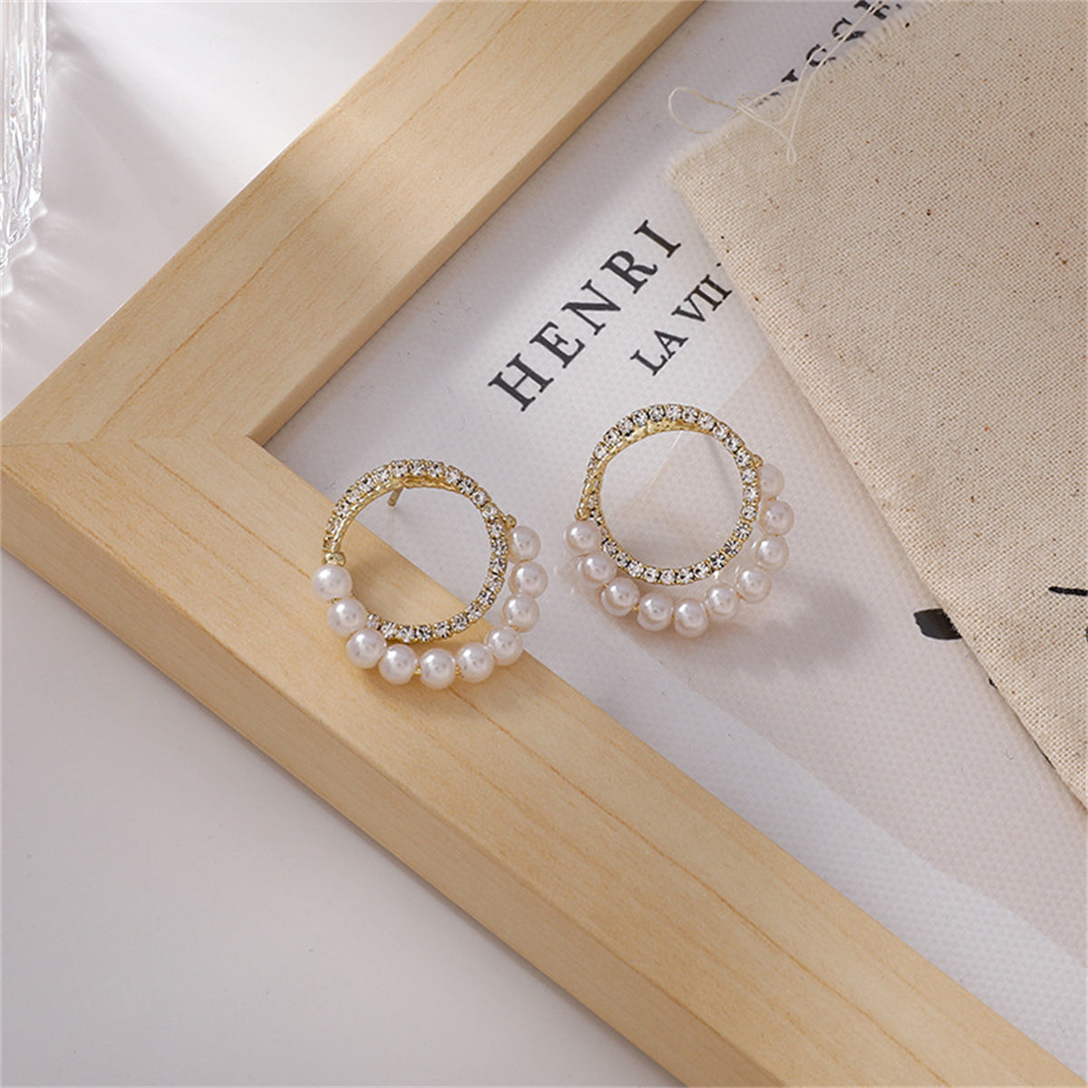 Pearl and Cubic Zirconia Pav¨¦ Double Circle Stud Earrings, stud earrings for women, elegant gift for her, lifestyle look
