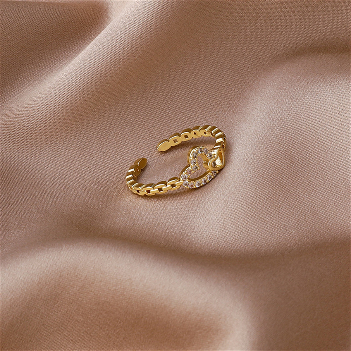 Cubic Zirconia and 18K Gold-Plated Pavé Interlocked Open Heart Chain Ring, gold statement rings for women, lifestyle look