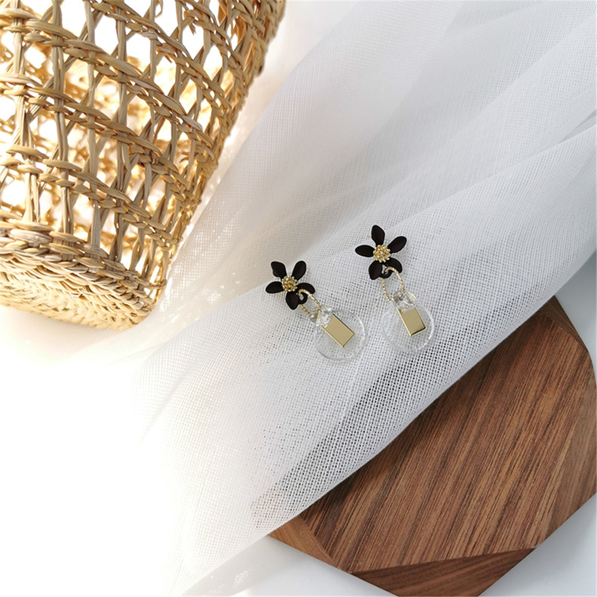 Crystal and 18K Gold-Plated Flower Drop Earrings, gold drop earrings for women, elegant gift for her, detail close-up