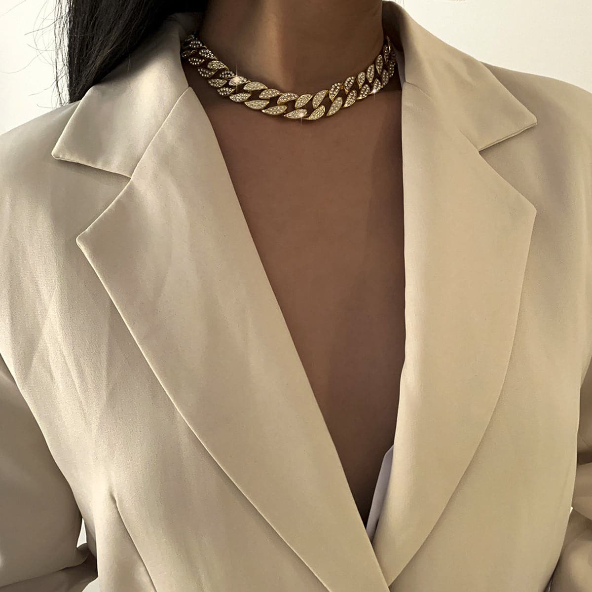 Cubic Zirconia and 18K Gold-Plated Figaro Link Statement Necklace, gold pendant necklace for women, detail close-up