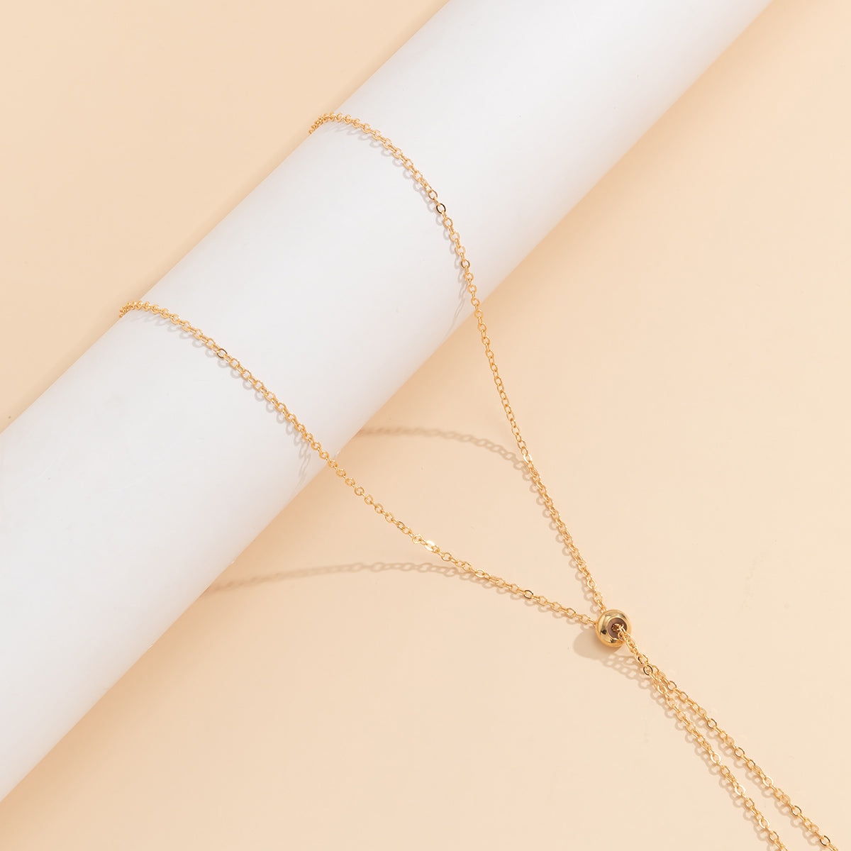 Dazzling 18K gold-plated waist chain featuring a long chain and a lovely 'Love' star pendant, a must-have accessory.
