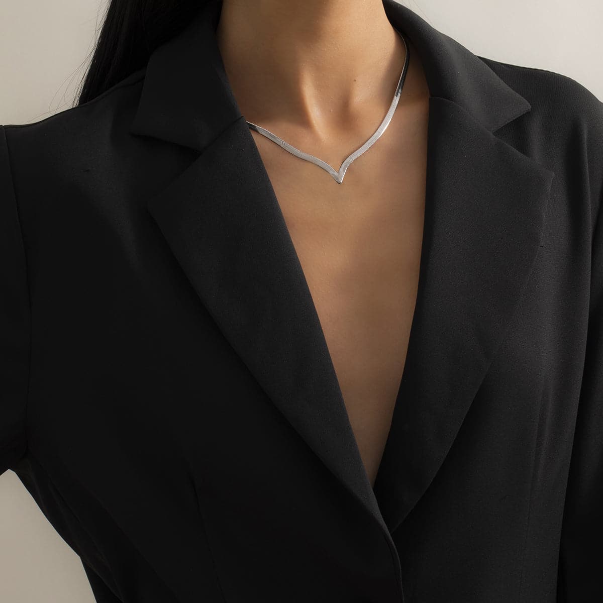 Silver-Plated Snake Chain V Necklace, chunky silver choker necklace, botanical inspired, detail close-up