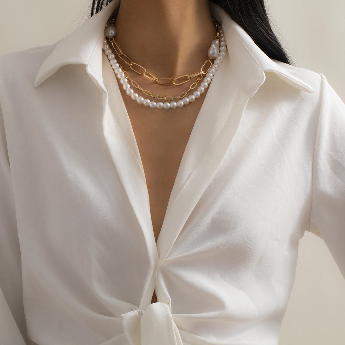 Pearl and 18K Gold-Plated Beaded Necklace Set, jewelry gift sets for women, elegant gift for her, detail close-up