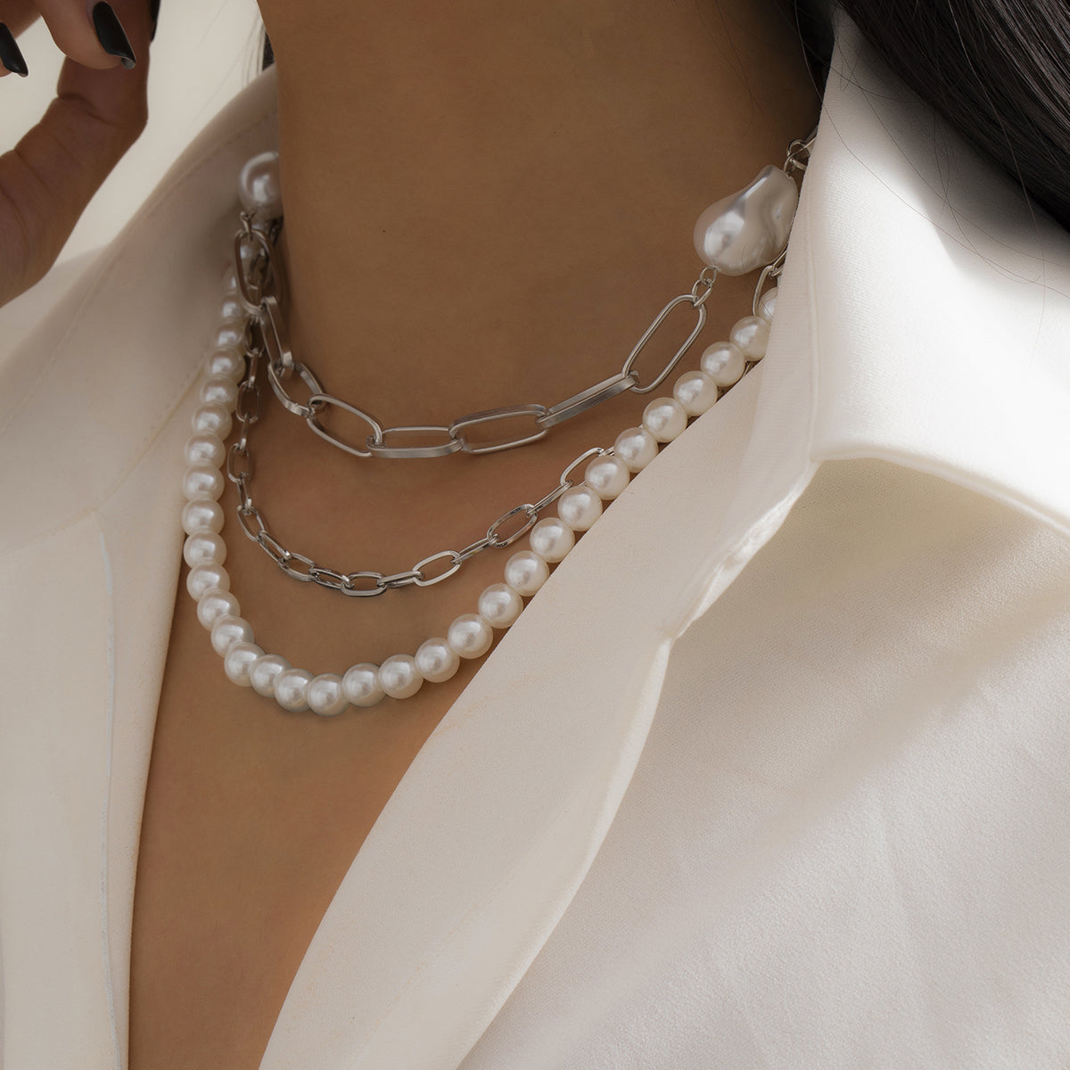 Pearl and Silver-Plated Figaro Chain Necklace Set, jewelry gift sets for women, dainty minimalist design, lifestyle look