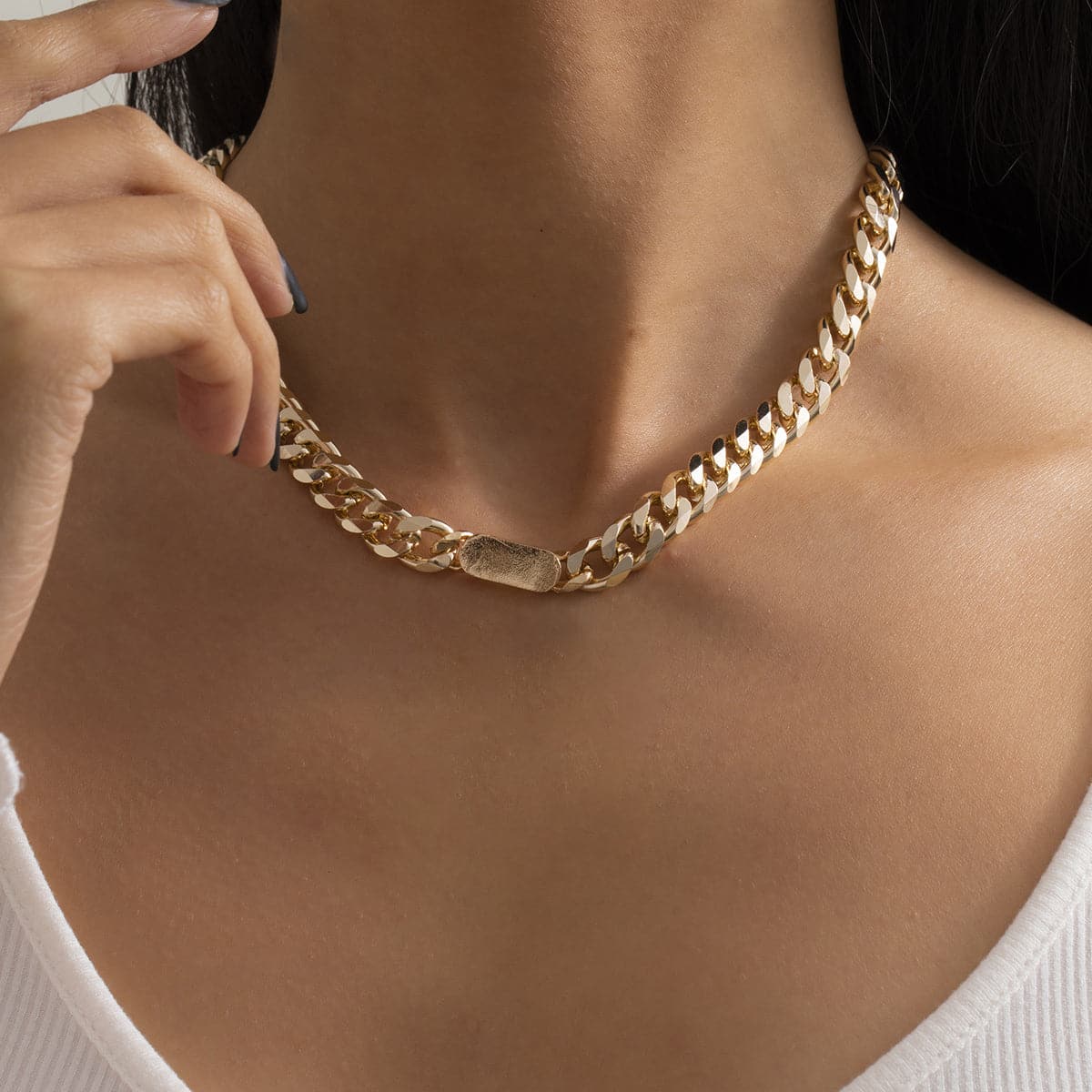 18K Gold-Plated Figaro Choker Necklace, gold pendant necklace for women, elegant gift for her, detail close-up