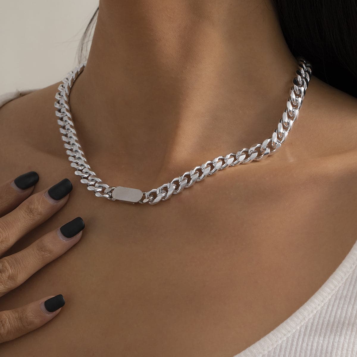 Silver-Plated Curb Chain Bar Choker Necklace, chunky silver choker necklace, elegant gift for her, lifestyle look