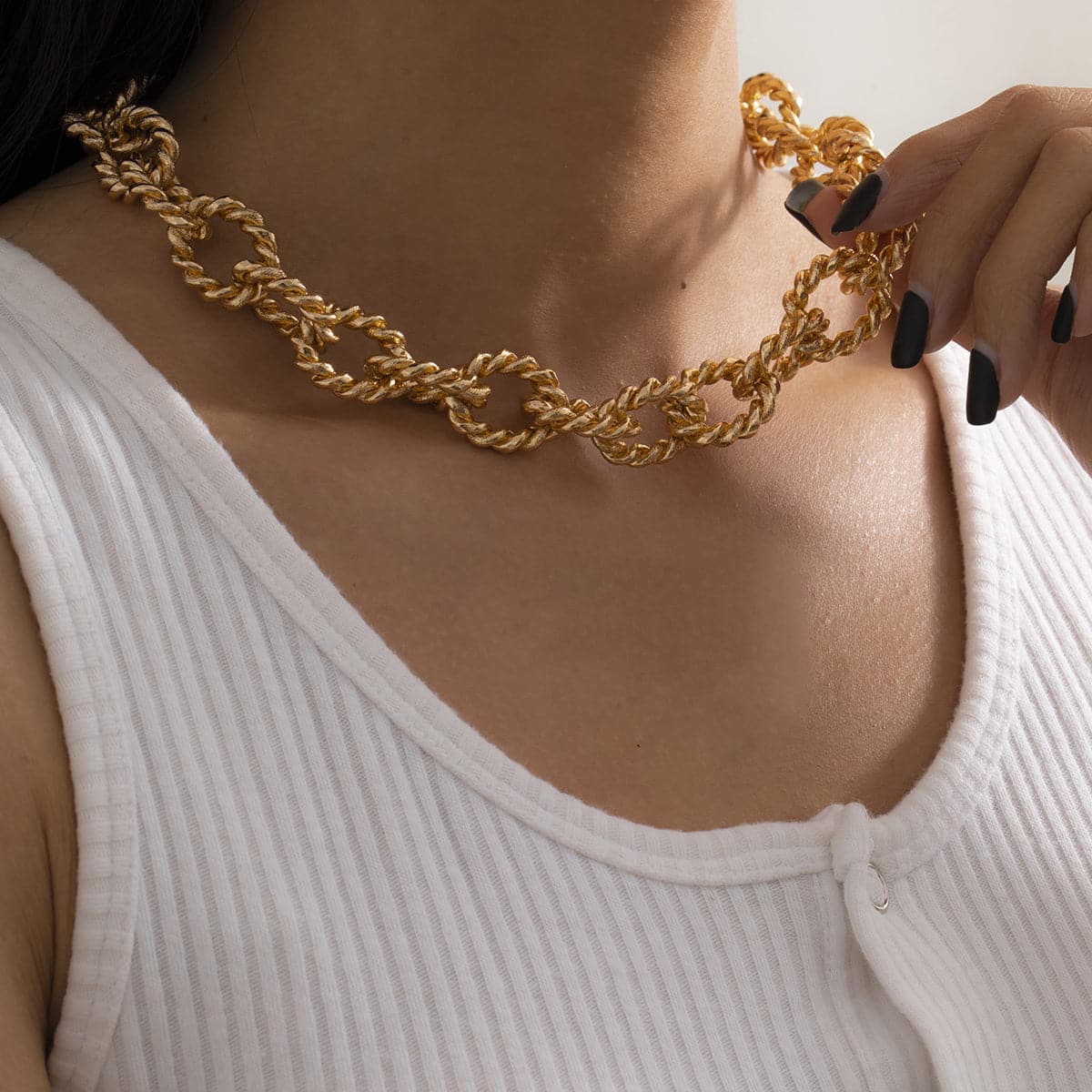 18K Gold-Plated Twist Chain Link Choker, chunky gold choker necklace, botanical inspired, detail close-up