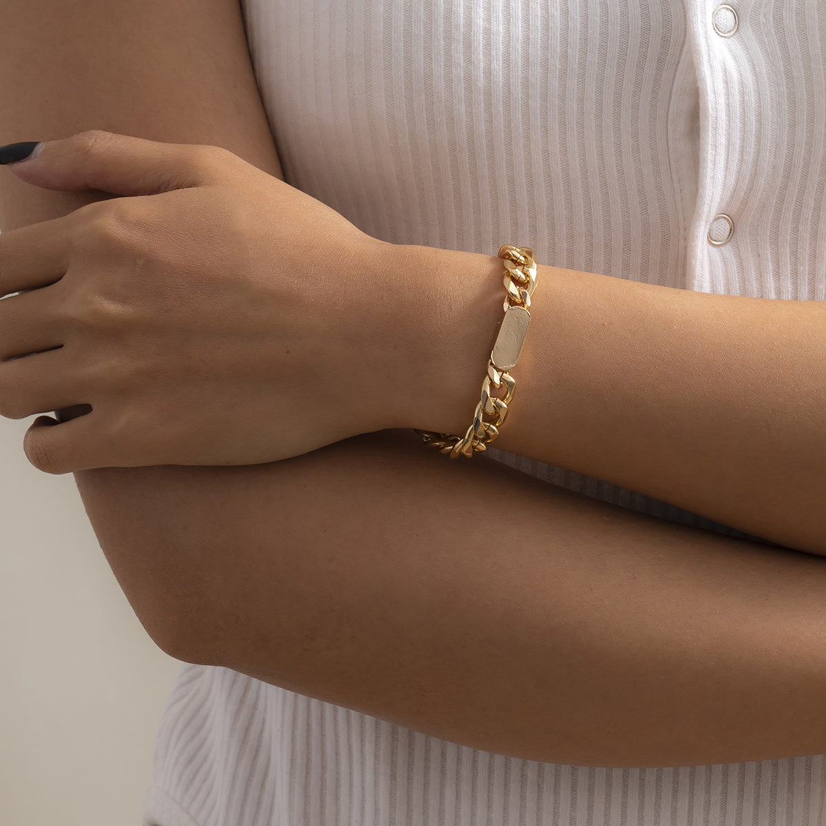 18K Gold-Plated Curb Chain ID Bracelet, gold bracelet for women, vintage-inspired design, front view