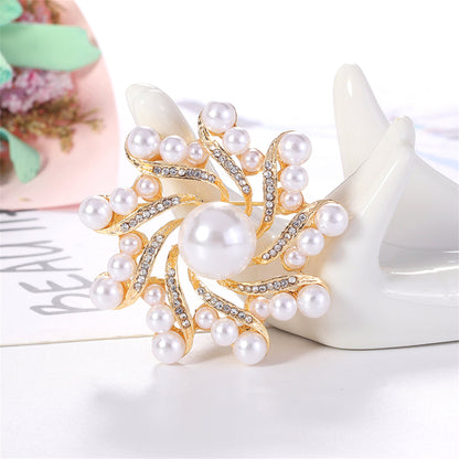 Clear Cubic Zirconia and Pearl 18K Gold-Plated Vortex Brooch, gold brooch pin, everyday style, detail close-up