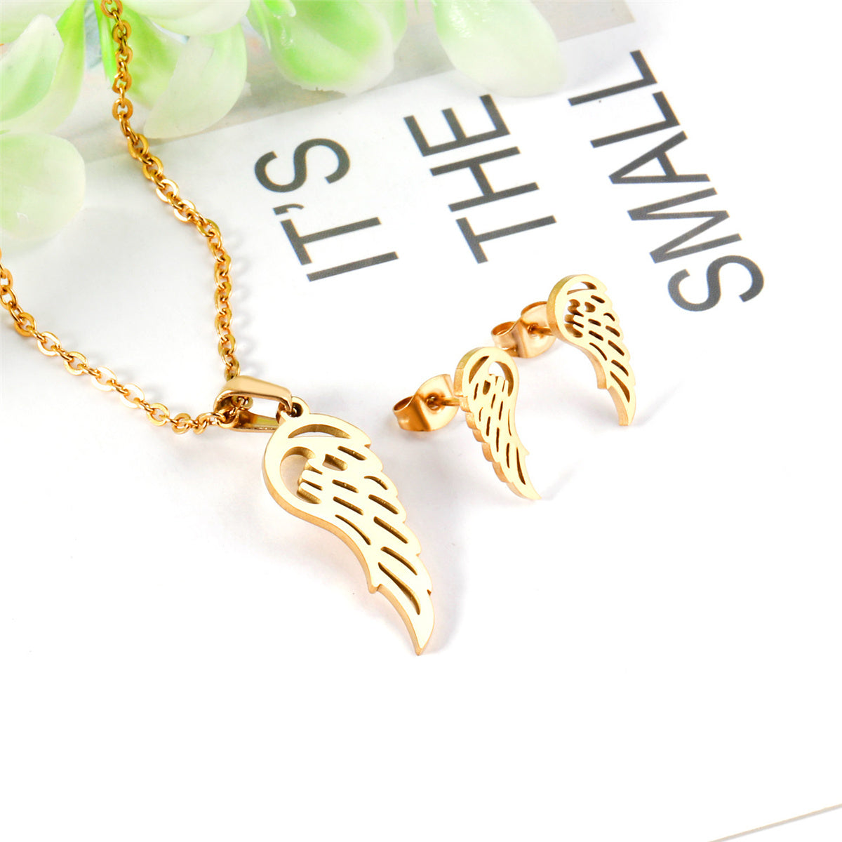 18K Gold-Plated Openwork Wing Stud Earrings Set, gold stud earrings for women, elegant gift for her, detail close-up