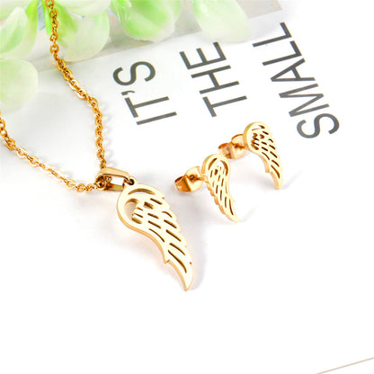 18K Gold-Plated Openwork Wing Stud Earrings Set, gold stud earrings for women, elegant gift for her, detail close-up