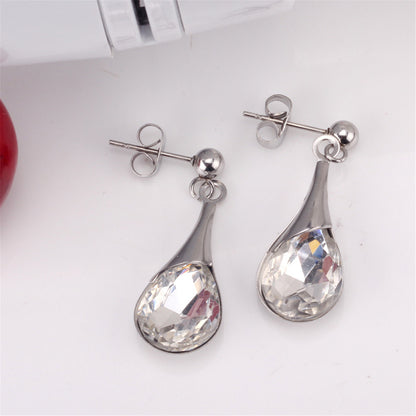 Clear Crystal and Silver-Plated Drop Earrings and Pendant Necklace, silver drop earrings for women, detail close-up
