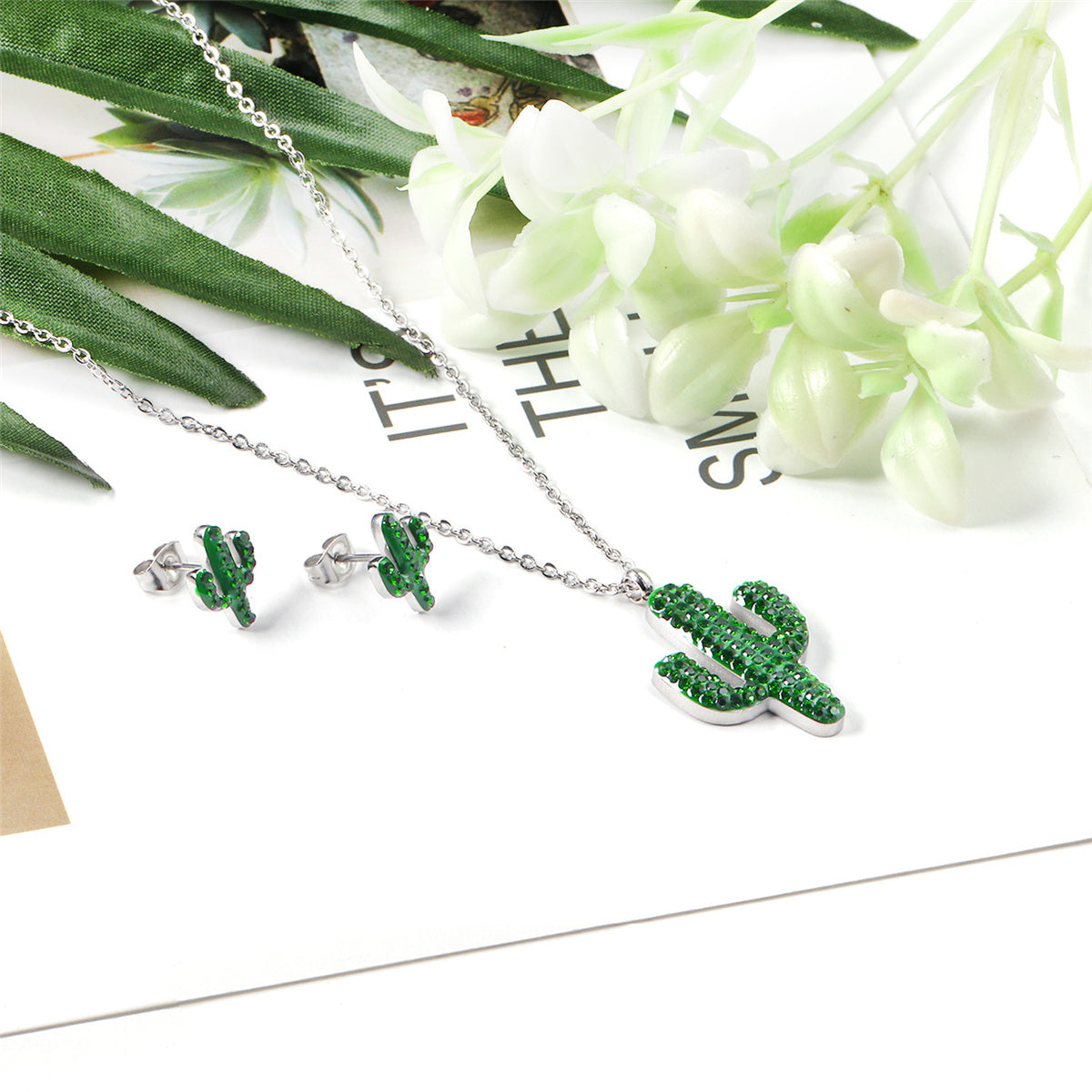 Green and Cubic Zirconia Pendant Necklace and Stud Earrings, stud earrings for women, detail close-up