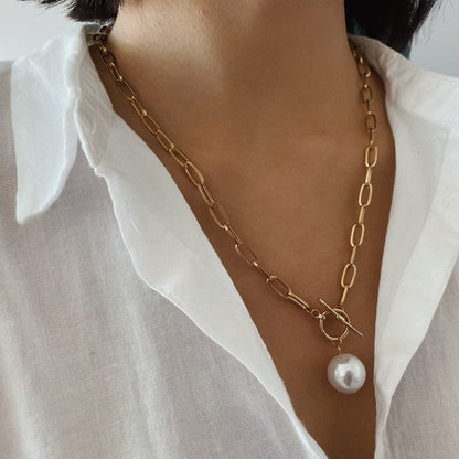 Pearl and 18K Gold-Plated Toggle Pendant Necklace, gold pendant necklace for women, elegant gift for her, lifestyle look
