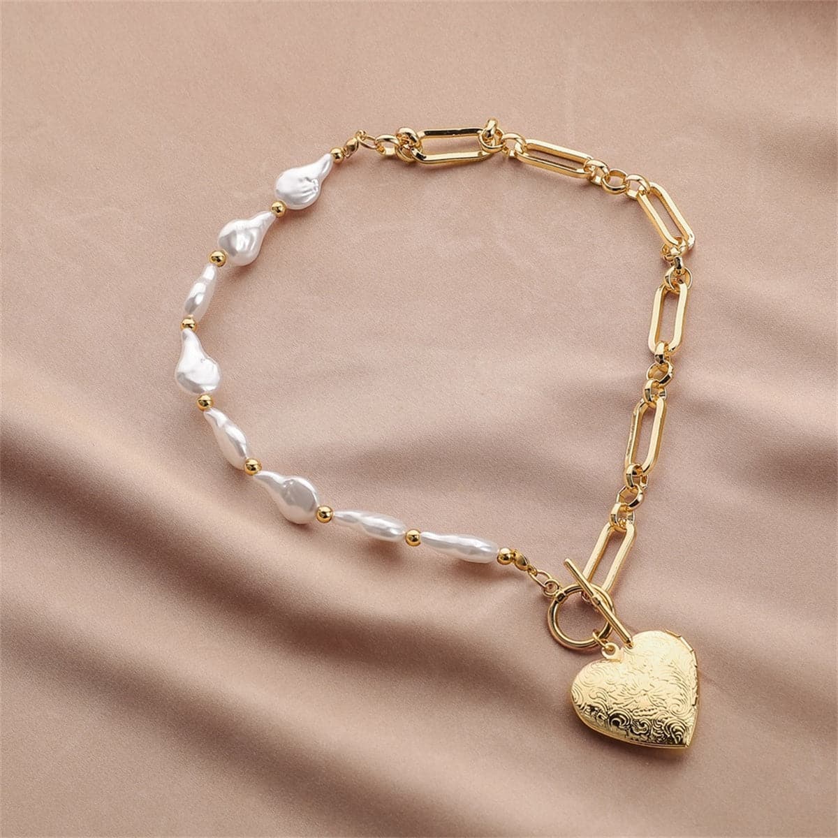 Pearl and 18K Gold-Plated Heart Pendant Necklace, gold pendant necklace for women, everyday style, detail close-up