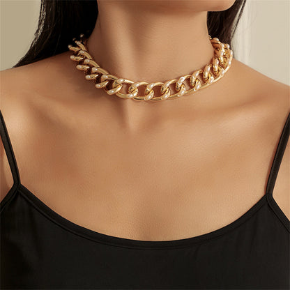 Pearl and 18K Gold-Plated Curb Chain Collar Necklace, chunky gold choker necklace, elegant gift for her, front view