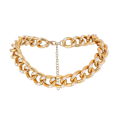 Pearl and 18K Gold-Plated Curb Chain Collar Necklace, chunky gold choker necklace, elegant gift for her, detail close-up