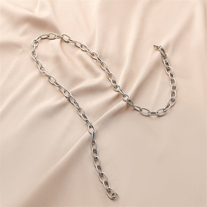 Silver-Plated Oval Cable Chain Necklace, silver pendant necklace for women, vintage-inspired design, side view