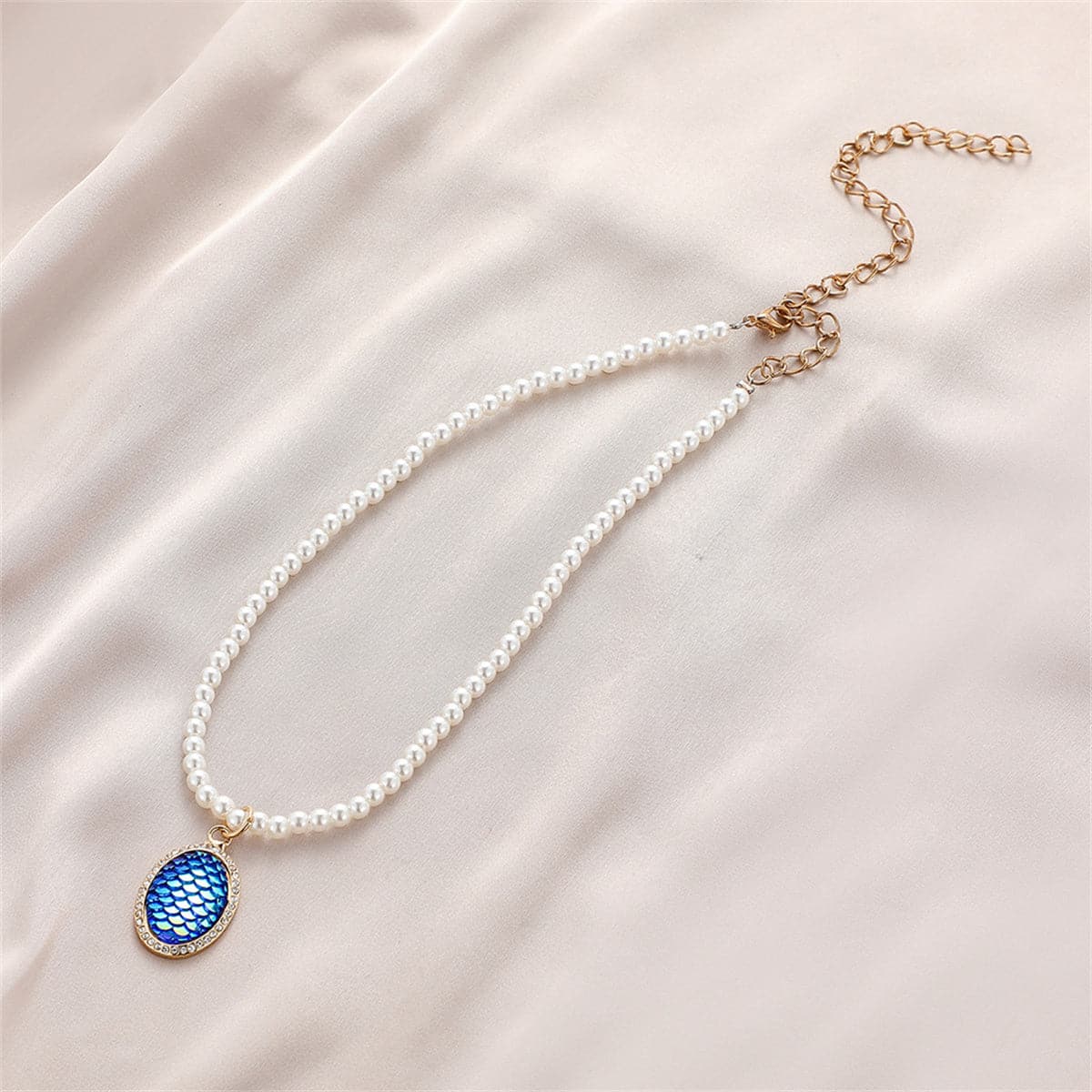 Pearl and Cubic Zirconia Sequin Gold-Plated Fish Scale Pendant Necklace, gold pendant necklace for women, detail close-up