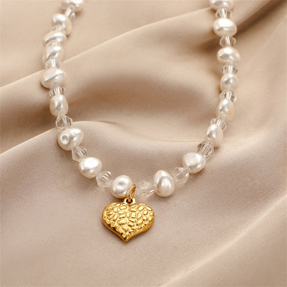 Pearl and Acrylic Heart Pendant Necklace, pendant necklace for women, dainty minimalist design, detail close-up