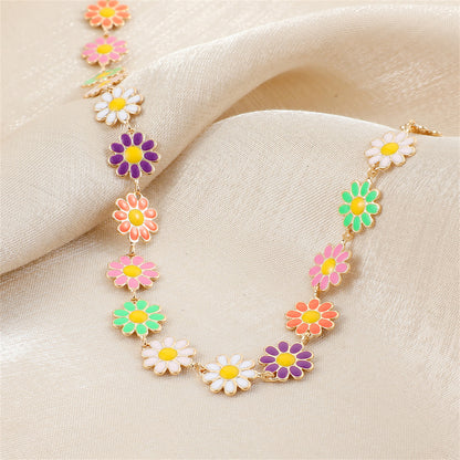 Pink and 18K Gold-Plated Multicolor Daisy Station Necklace, gold pendant necklace for women, detail close-up