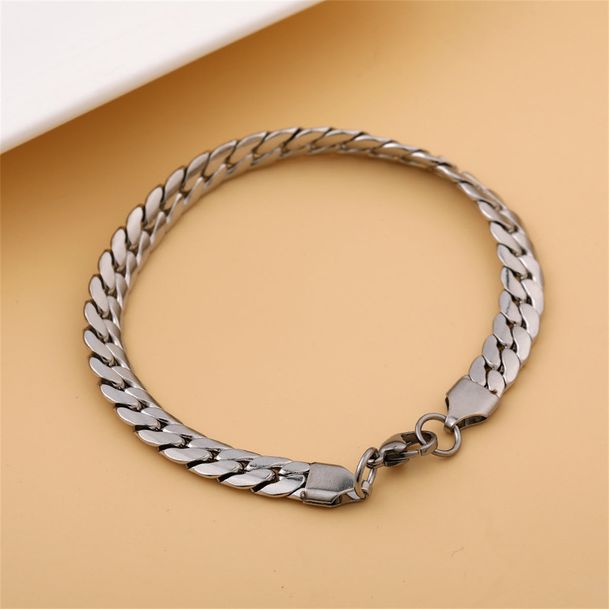 Silver-Plated Curb Chain Bracelet, silver bracelet for women, botanical inspired, detail close-up