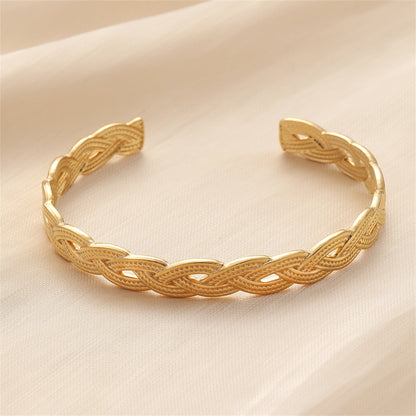 18K Gold-Plated Twine Cuff, gold bracelet for women, dainty minimalist design, detail close-up