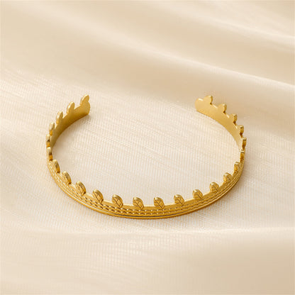 18K Gold-Plated Leaves Twine Cuff, gold bracelet for women, everyday style, detail close-up