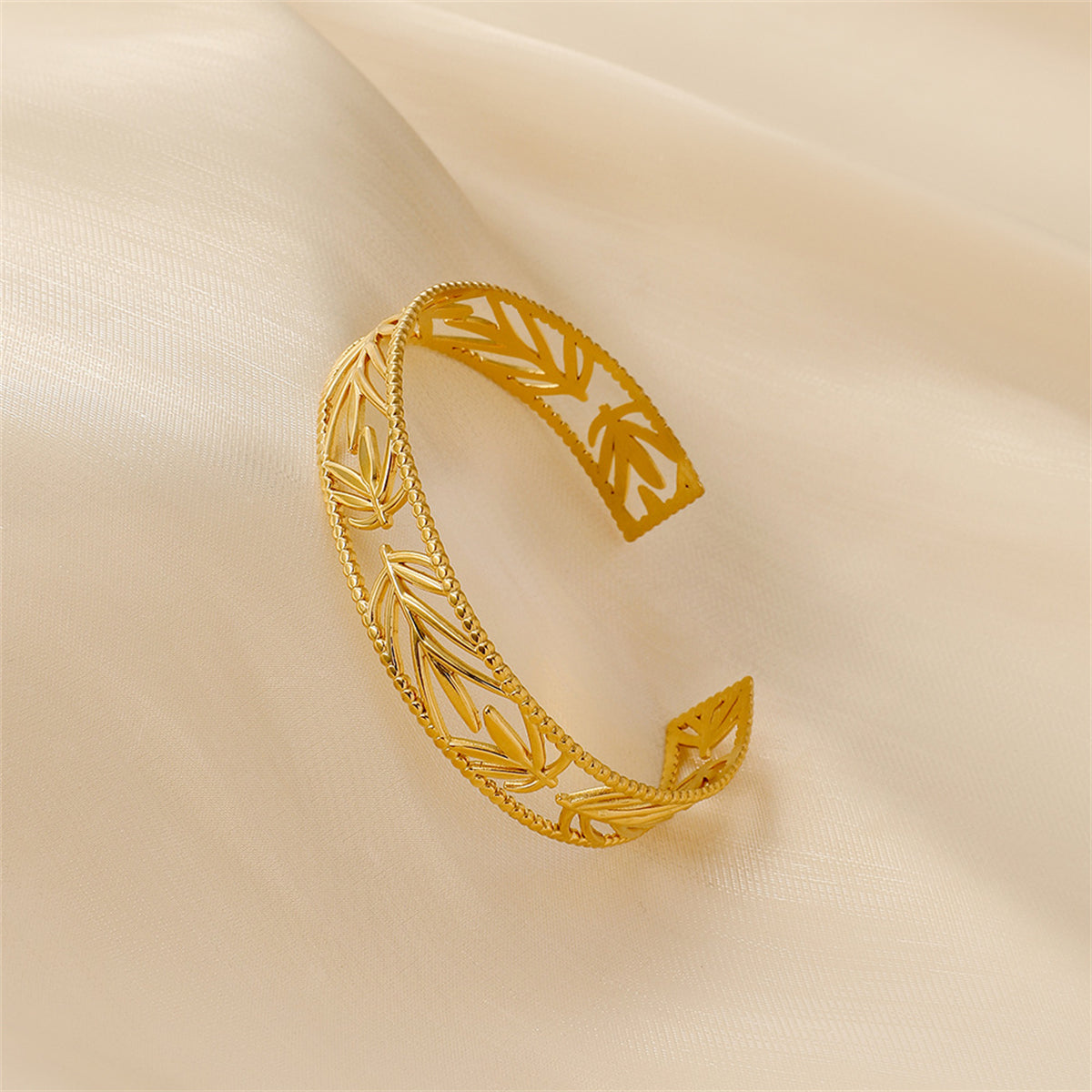 18K Gold-Plated Botanical Cuff, gold bracelet for women, botanical inspired, detail close-up