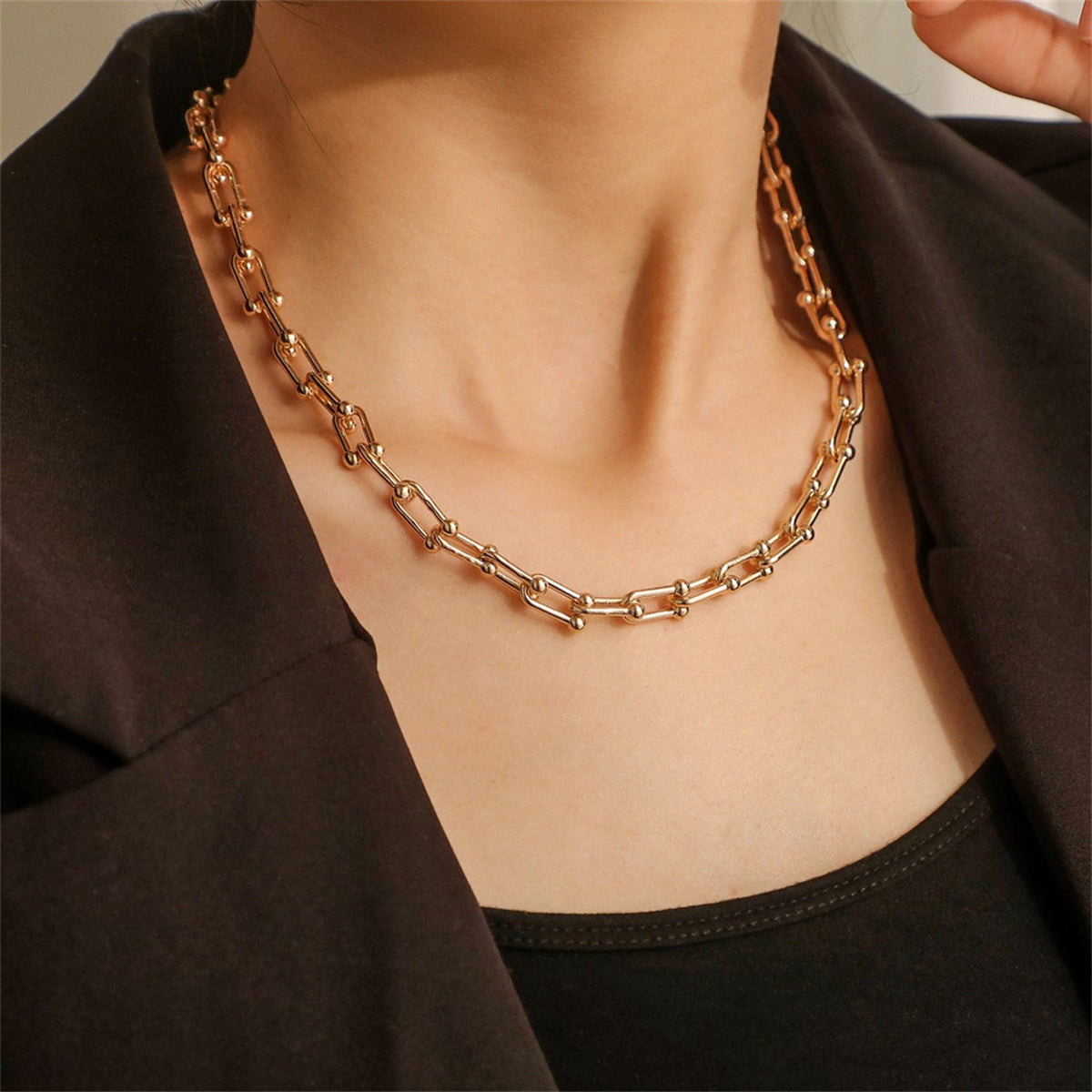 18K Gold-Plated Vachette Chain Necklace, gold pendant necklace for women, elegant gift for her, front view
