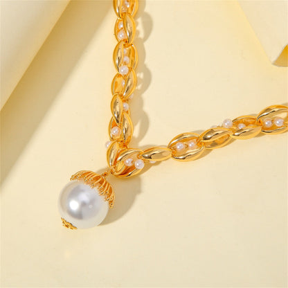 Pearl and 18K Gold-Plated Crossing Twine Choker Necklace, gold pendant necklace for women, detail close-up
