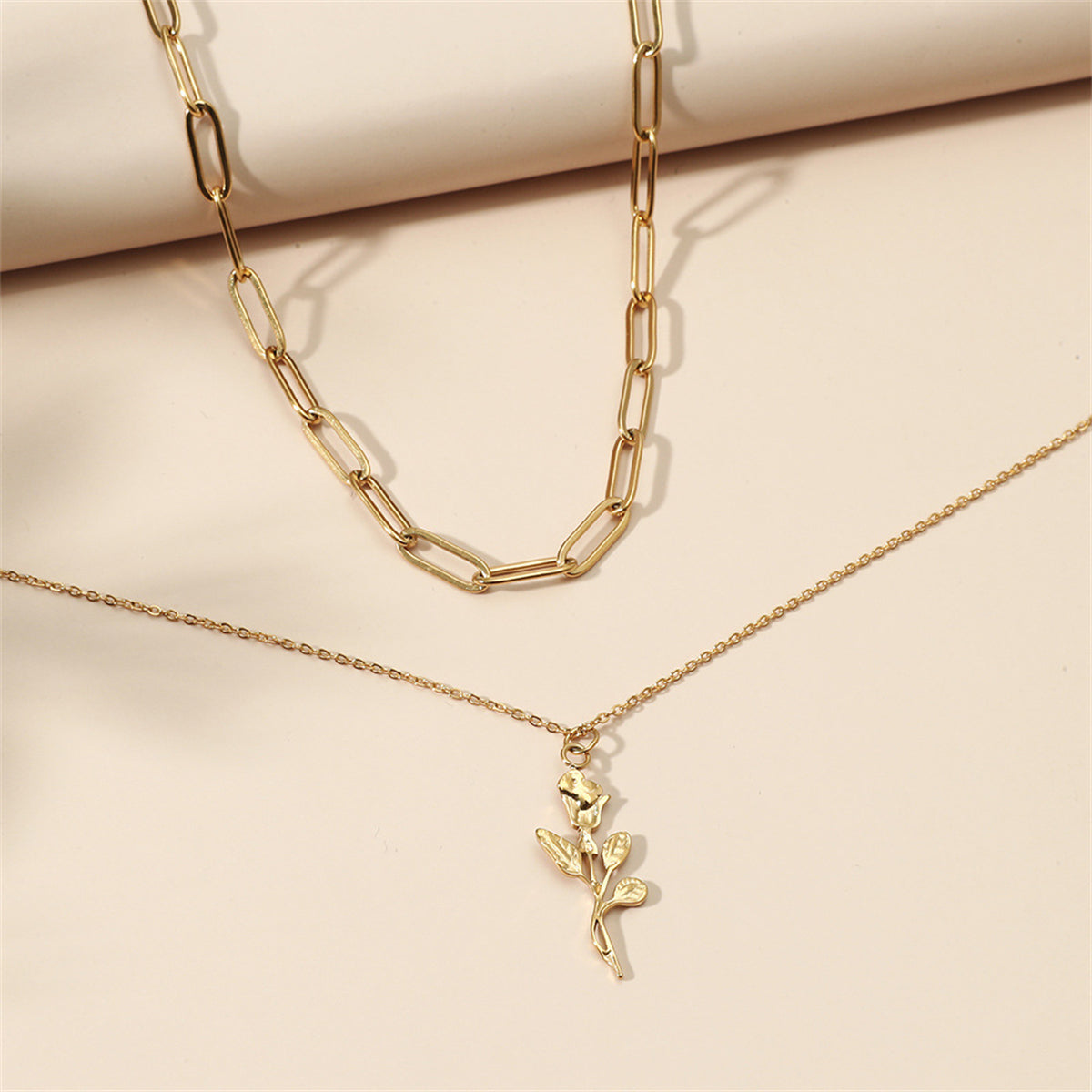 18K Gold-Plated Rose Chain Pendant Necklace Set, jewelry gift sets for women, vintage-inspired design, lifestyle look