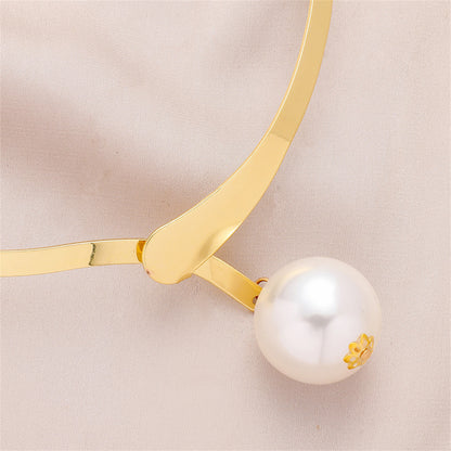 Pearl and 18K Gold-Plated Choker, gold pendant necklace for women, botanical inspired, side view