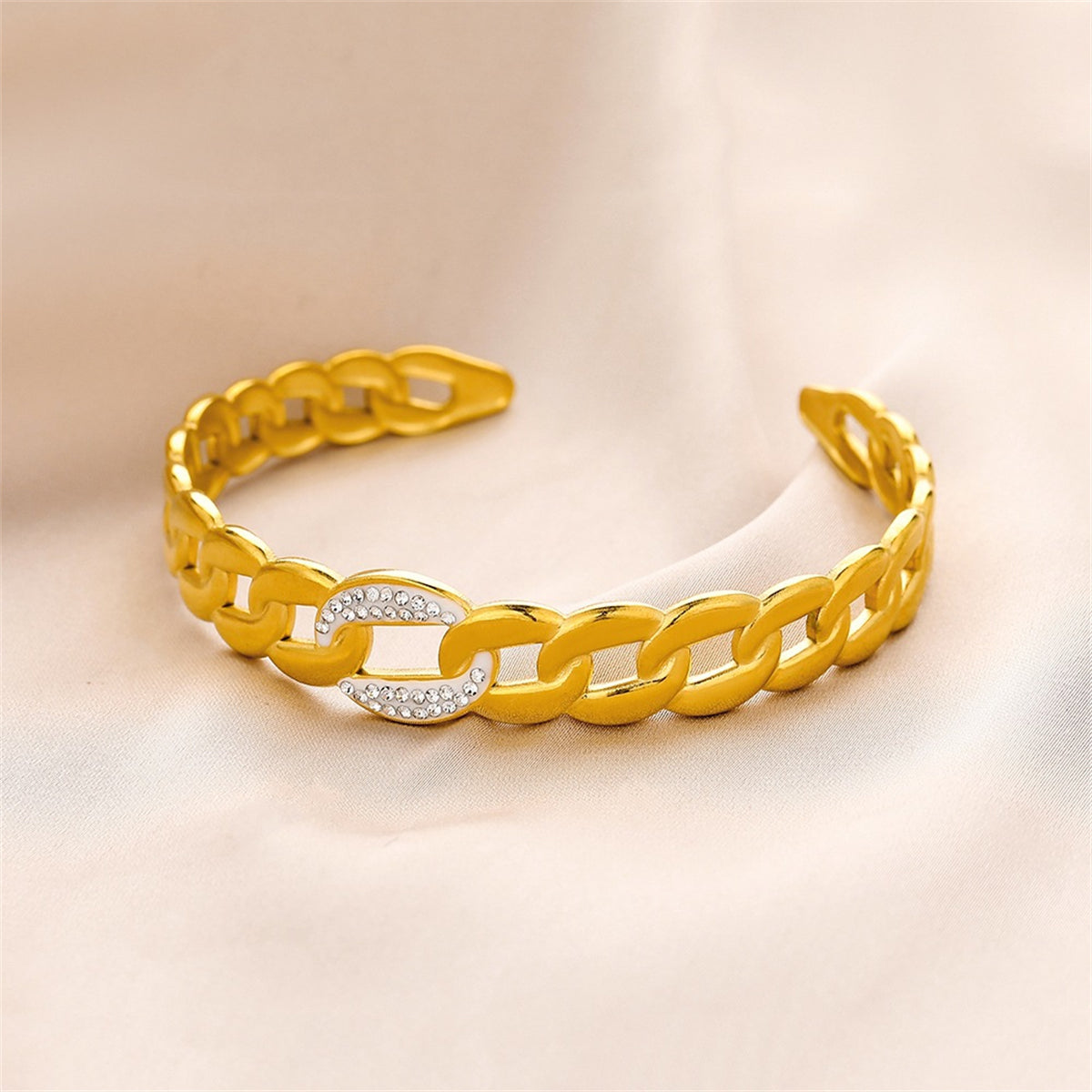 Cubic Zirconia and 18K Gold-Plated Curb Chain Cuff, gold bracelet for women, dainty minimalist design, detail close-up