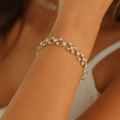 Clear Cubic Zirconia and Pearl 18K Gold-Plated Circle Bracelet, gold bracelet for women, detail close-up