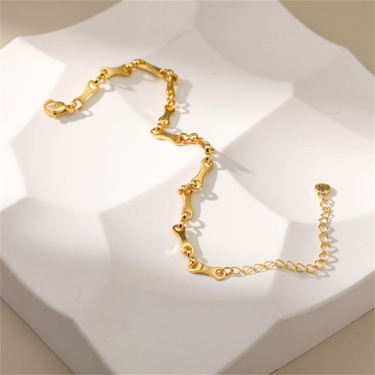 18K Gold-Plated Bone Chain Bracelet, gold bracelet for women, dainty minimalist design, detail close-up