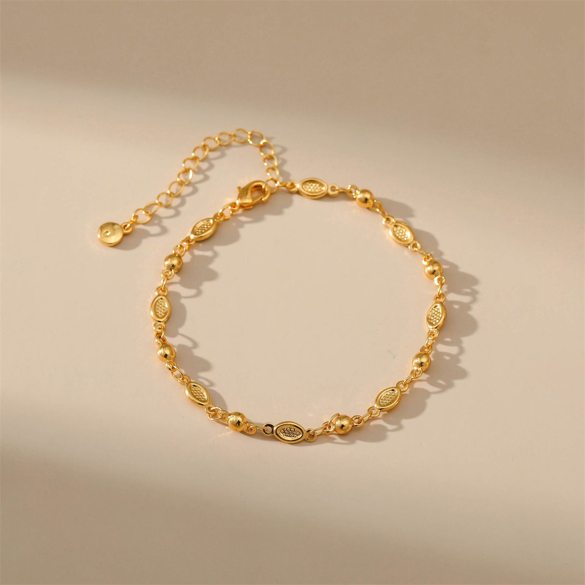 18K Gold-Plated Pear Station Bracelet, gold bracelet for women, vintage-inspired design, detail close-up