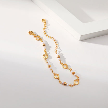 Pearl and 18K Gold-Plated Circle Station Bracelet, gold bracelet for women, elegant gift for her, detail close-up