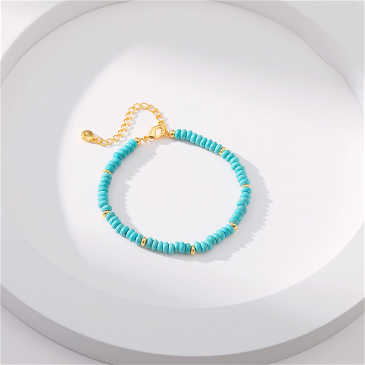 Turquoise and 18K Gold-Plated Beaded Bracelet, gold bracelet for women, vintage-inspired design, detail close-up