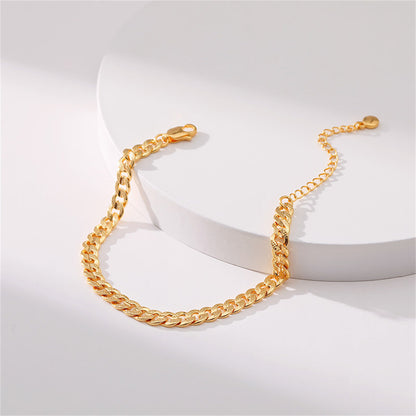 18K Gold-Plated Textured Curb Chain Bracelet, gold bracelet for women, everyday style, detail close-up