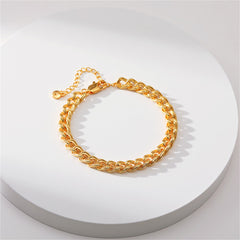 Beautifully crafted 18K gold-plated curb chain bracelet, complete with a reliable clasp for a chic look.