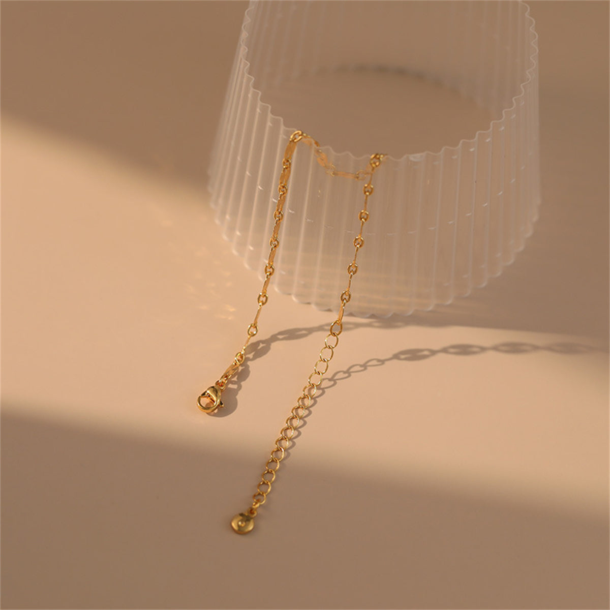 18K Gold-Plated Pear-Cut Mariner-Chain Bracelet, gold bracelet for women, everyday style, detail close-up