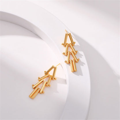 18K Gold-Plated Linked Triangle Drop Earrings, gold drop earrings for women, vintage-inspired design, detail close-up