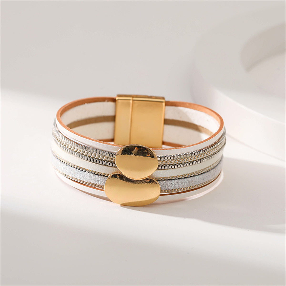 White Polystyrene and 18K Gold-Plated Pea Layered Bracelet, gold bracelet for women, detail close-up