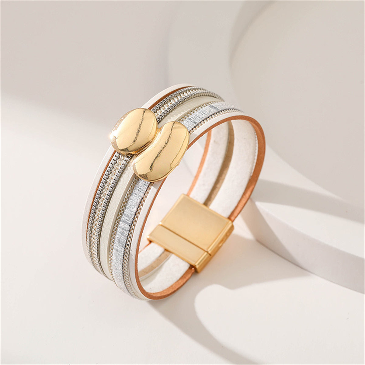 White Polystyrene and 18K Gold-Plated Pea Layered Bracelet, gold bracelet for women, dainty minimalist design, lifestyle look