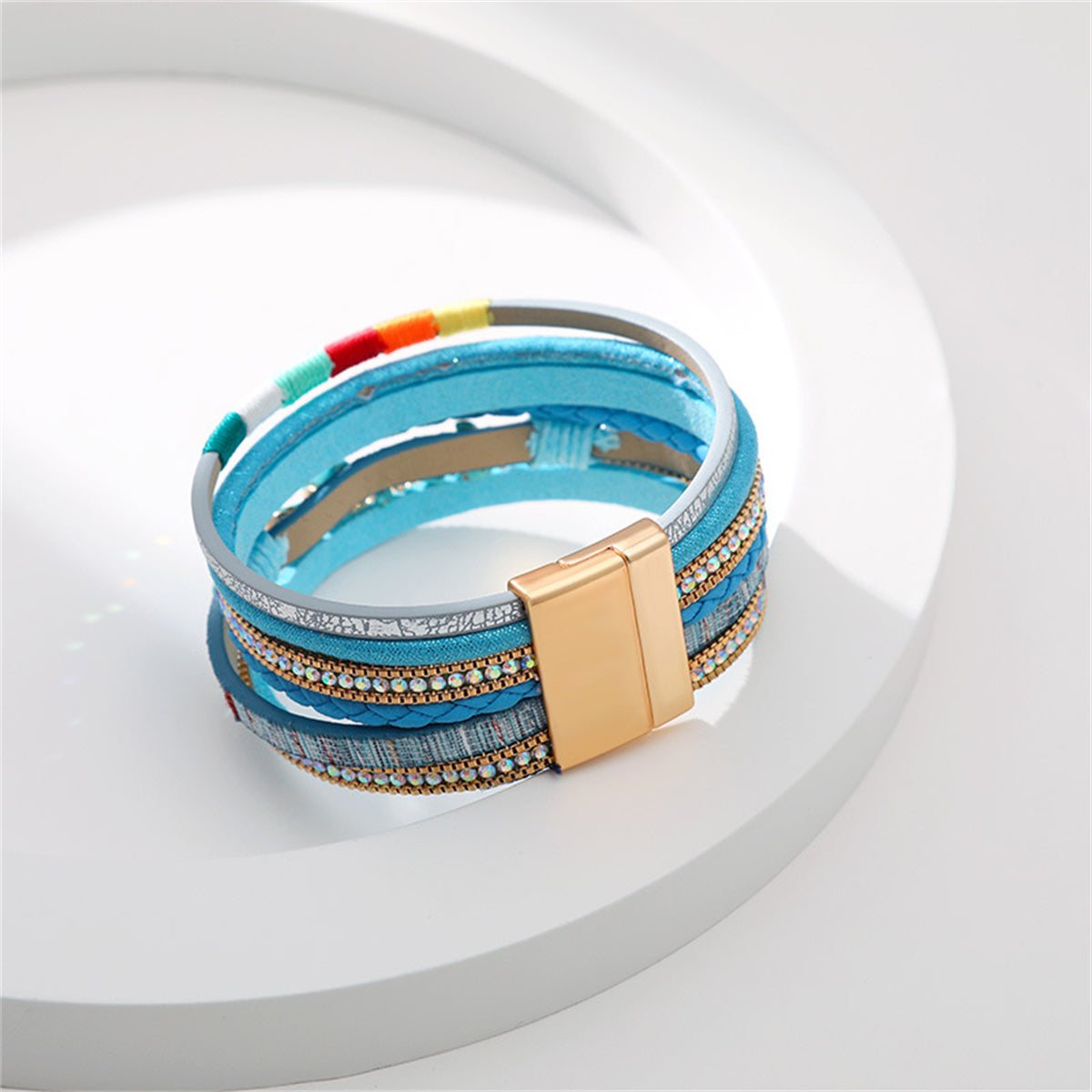 Blue Polystyrene and Turquoise Layered Bracelet, bracelet for women, vintage-inspired design, detail close-up