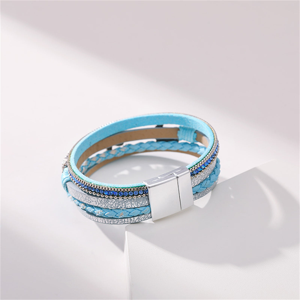 Blue Polystyrene and Pearl Turtle Starfish Layered Bracelet, bracelet for women, dainty minimalist design, detail close-up